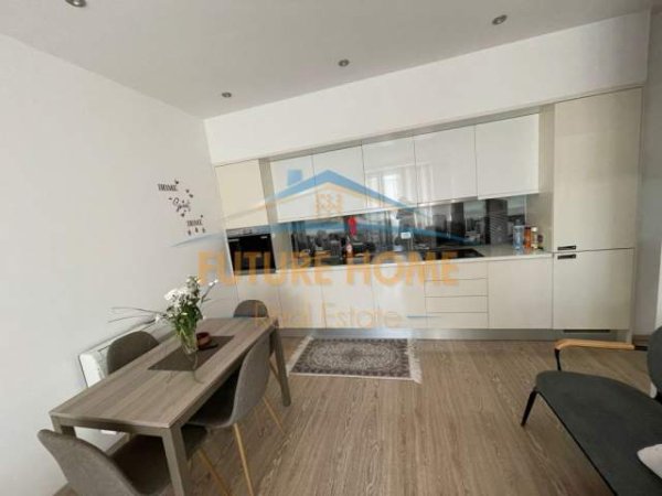 Tirane, jepet me qera apartament 1+1+BLK Kati 7, 75 m² 450 Euro (kompleksi kontakt)