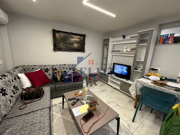 Tirane, jepet me qera apartament 1+1+Ballkon Kati 0, 60 m² 550 € (Shkolla e Kuqe)