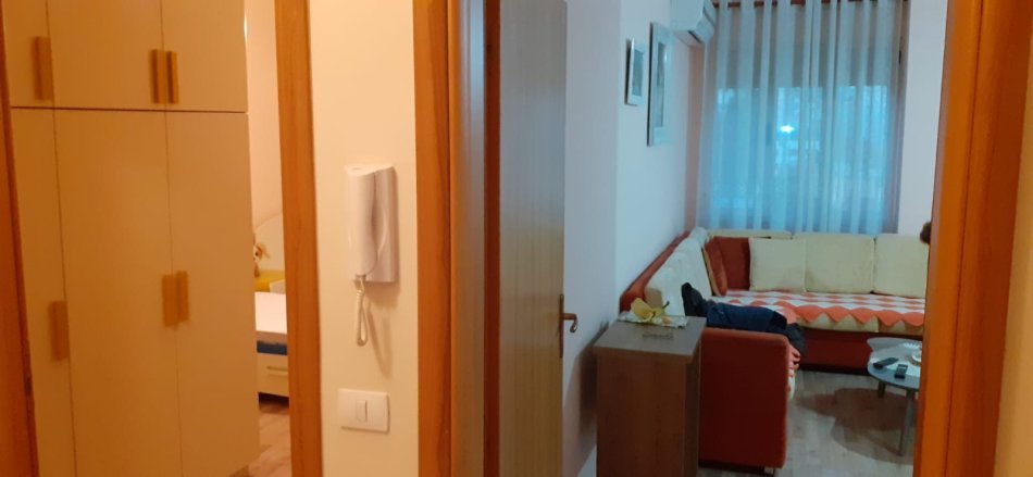 Tirane, jepet me qera apartament 2+1 Kati 3, 80 m² 600 € 