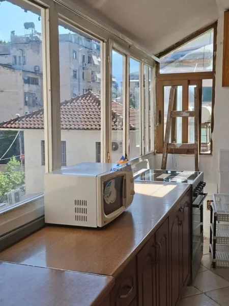 Tirane, shitet apartament 2+1 Kati 2, 80 m² 140.000 € (SHKOLLA OSMAN MYDERIZI, QYTET STUDENTI)