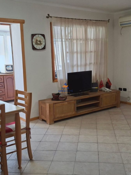Tirane, shitet apartament 2+1 Kati 2, 80 m² 140.000 € (SHKOLLA OSMAN MYDERIZI, QYTET STUDENTI)