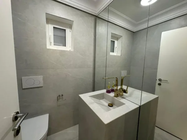 Tirane, jepet me qera zyre Kati 2, 130 m² 1.600 € (Zog i Zi)