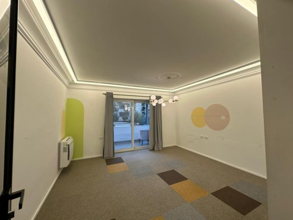 Tirane, jepet me qera zyre Kati 2, 130 m² 1.600 € (Zog i Zi)