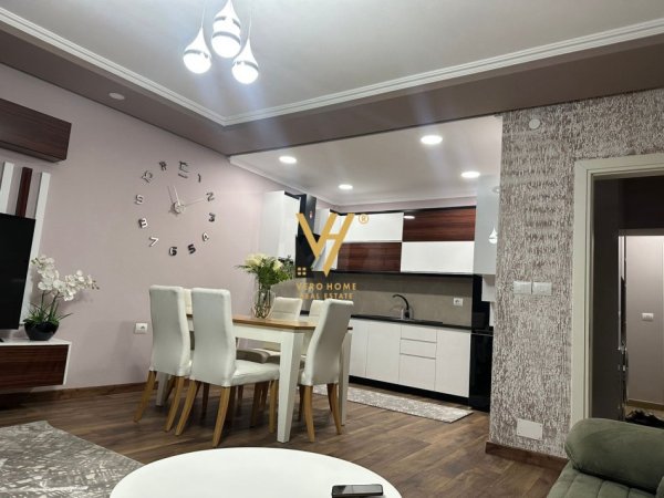 Tirane, jepet me qera apartament 2+1+Ballkon Kati 4, 75 m² 800 € (KOMUNA E PARISIT)