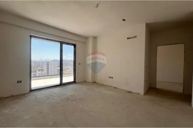 Tirane, shitet apartament 1+1 Kati 10, 85 m² 130.000 € (Fusha e Aviacionit)
