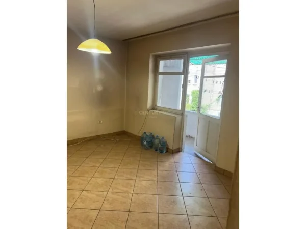 Tirane, shitet apartament 2+1 Kati 3, 79 m² 126.000 € 