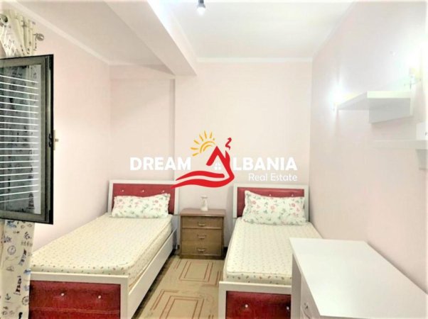 Tirane, jepet me qera apartament 2+1 , 98 m² 550 € (Rruga Fortuzi prane Shkolles Jeronim De Rada)