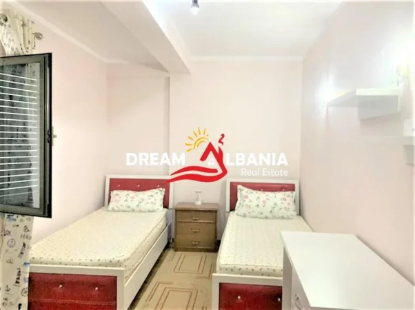 Tirane, jepet me qera apartament 2+1 , 98 m² 550 € (Rruga Fortuzi prane Shkolles Jeronim De Rada)
