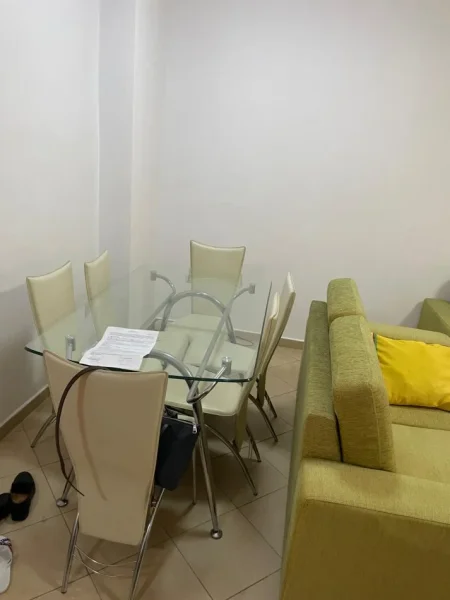 Tirane, jepet me qera apartament 2+1 Kati 2, 610 € 