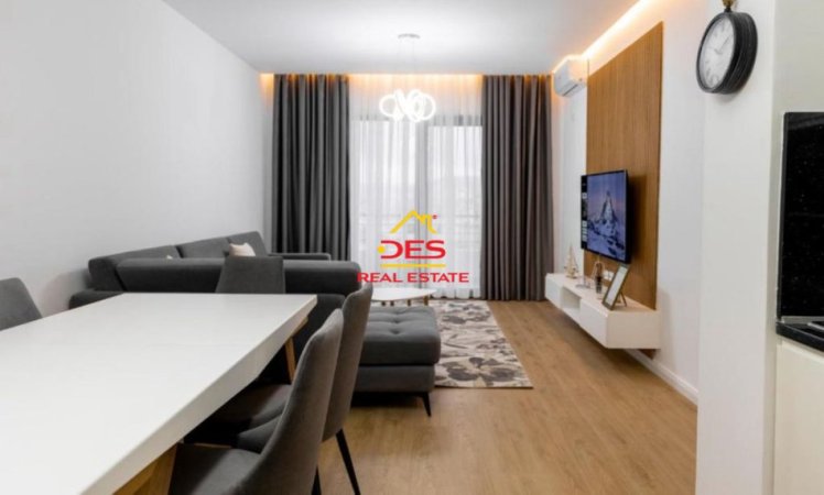 Vlore, jepet me qera apartament 2+1+Ballkon Kati 4, 110 m² 500 € (Rruga Murat Tërbaçi)