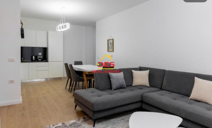 Vlore, jepet me qera apartament 2+1+Ballkon Kati 4, 110 m² 500 € (Rruga Murat Tërbaçi)