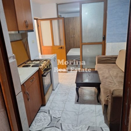 Tirane, jepet me qera garsonier Kati 1, 35 m² 250 € (Laprake)