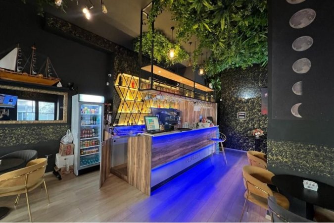 Tirane, shitet bar-kafe , 73 m² 260.000 € (Yzberisht, Bulevardi Migjeni)