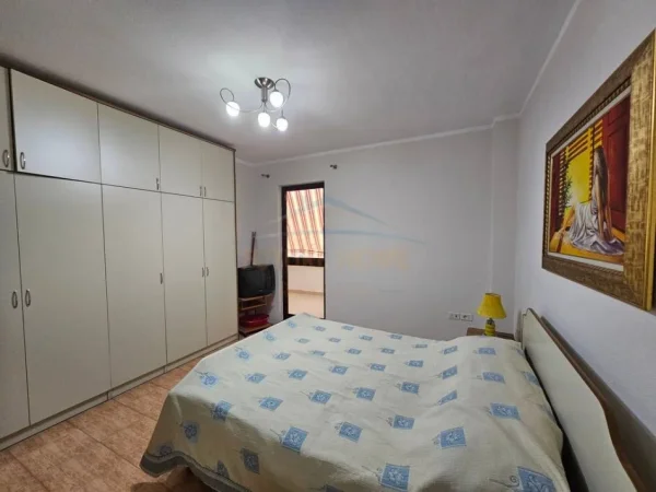 Tirane, jepet me qera apartament 2+1 Kati 3, 98 m² 500 € 