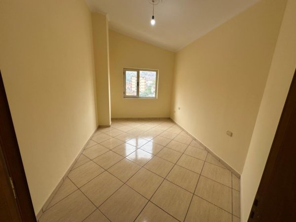 Tirane, shitet apartament 2+1+Ballkon Kati 5, 90 m² 135.000 € (Selite)