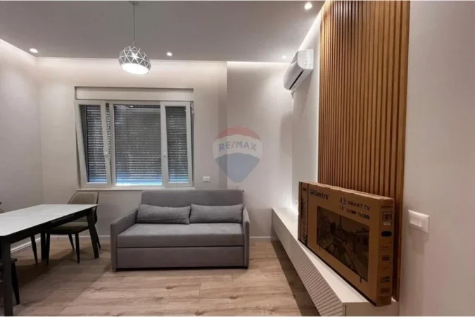 Tirane, jepet me qera apartament 1+1 , 55 m² 700 € (Rruga, Qemal Stafa)