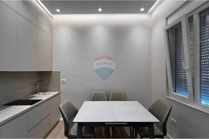 Tirane, jepet me qera apartament 1+1 , 55 m² 700 € (Rruga, Qemal Stafa)