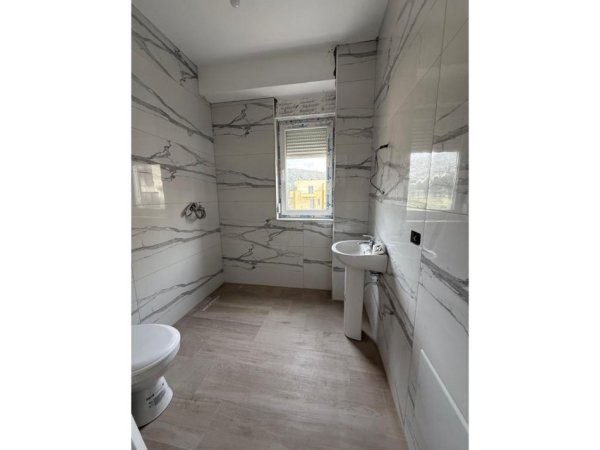 Shengjin, shitet apartament 2+1+Ballkon Kati 3, 96 m² 139.000 € 