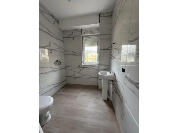 Shengjin, shitet apartament 2+1+Ballkon Kati 3, 96 m² 139.000 € 