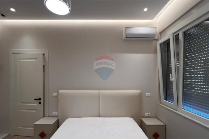 Tirane, jepet me qera apartament 1+1 , 55 m² 700 € (Rruga, Qemal Stafa)