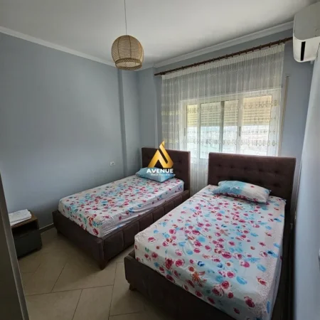 Tirane, jepet me qera apartament 2+1+Ballkon Kati 2, 100 m² 650 € (rruga peti)