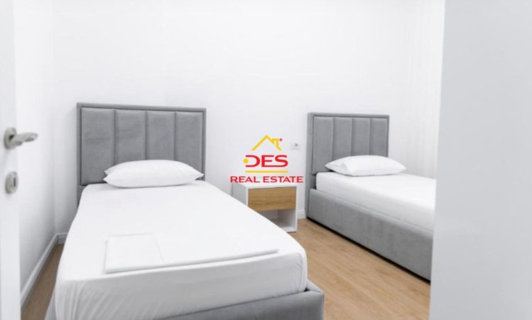 Vlore, jepet me qera apartament 2+1+Ballkon Kati 4, 110 m² 500 € (Rruga Murat Tërbaçi)