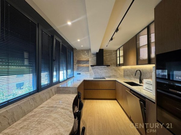 Tirane, shes apartament 3+1+Ballkon Kati 4, 150 m² 699.000 € 