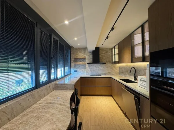 Tirane, shes apartament 3+1+Ballkon Kati 4, 150 m² 699.000 € 