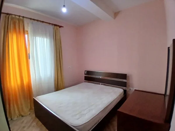 Tirane, jepet me qera apartament 1+1 Kati 3, 60 m² 400 € (Astir)
