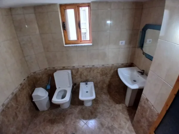 Tirane, jepet me qera apartament 1+1 Kati 3, 60 m² 400 € (Astir)