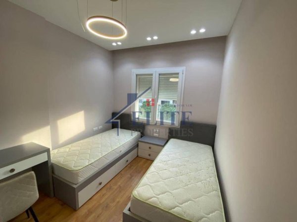 Tirane, jepet me qera apartament 2+1+Ballkon Kati 4, 70 m² 680 € (Bar Santa, Myslym Shyri)
