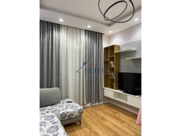 Tirane, jepet me qera apartament 2+1+Ballkon Kati 4, 70 m² 680 € (Bar Santa, Myslym Shyri)