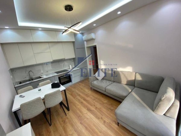 Tirane, jepet me qera apartament 2+1+Ballkon Kati 4, 70 m² 680 € (Bar Santa, Myslym Shyri)