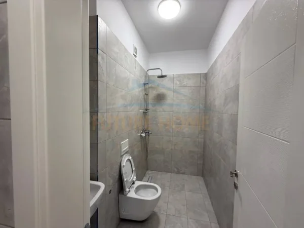 Tirane, shitet apartament 2+1+Ballkon Kati 5, 119 m² 185.000 € (Bulevardi i Ri)