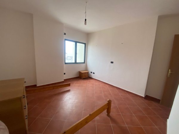 Durres, shitet apartament 1+1+Ballkon Kati 10, 82 m² 125.000 € (Abaz Celkupa)