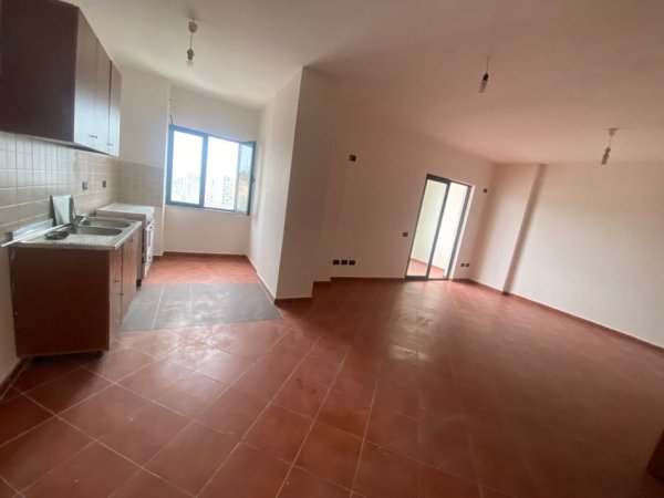 Durres, shitet apartament 1+1+Ballkon Kati 10, 82 m² 125.000 € (Abaz Celkupa)