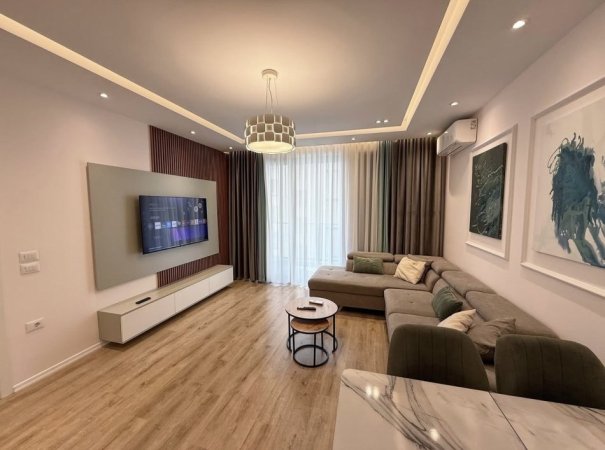 Tirane, jepet me qera apartament 2+1 Kati 5, 115 m² 800 € (Residenca Erli.)