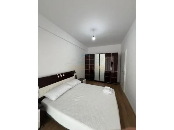 Tirane, jepet me qera apartament 1+1 Kati 3, 65 m² 420 € (Qera, Apartament 1+1, OXA, Fresku, Tirane.)