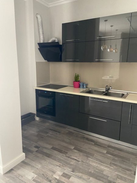 Tirane, jepet me qera apartament 2+1 Kati 4, 100 m² 800 € (Eduard Mano)