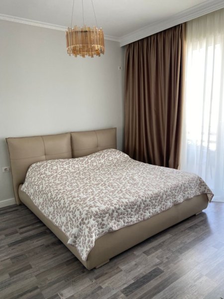 Tirane, jepet me qera apartament 2+1 Kati 4, 100 m² 800 € (Eduard Mano)