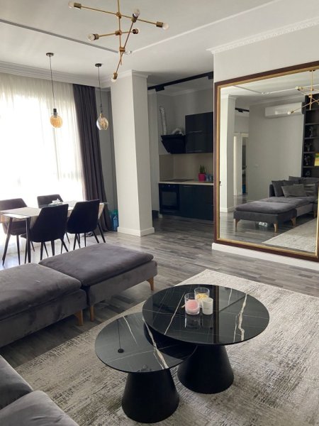 Tirane, jepet me qera apartament 2+1 Kati 4, 100 m² 800 € (Eduard Mano)