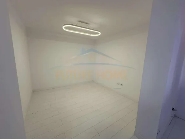 Tirane, jepet me qera apartament 1+1 Kati 2, 51 m² 650 € 