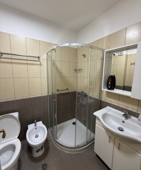 Durres, jepet me qera apartament 1+1+Ballkon Kati 4, 550 € (Currila, Durres)