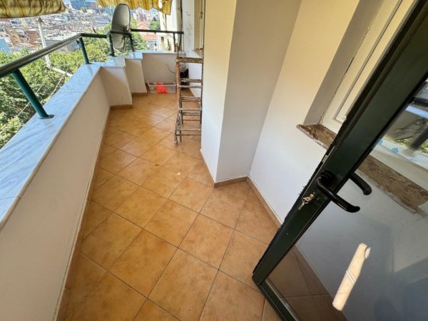 Tirane, jepet me qera apartament 2+1 Kati 8, 700 € 