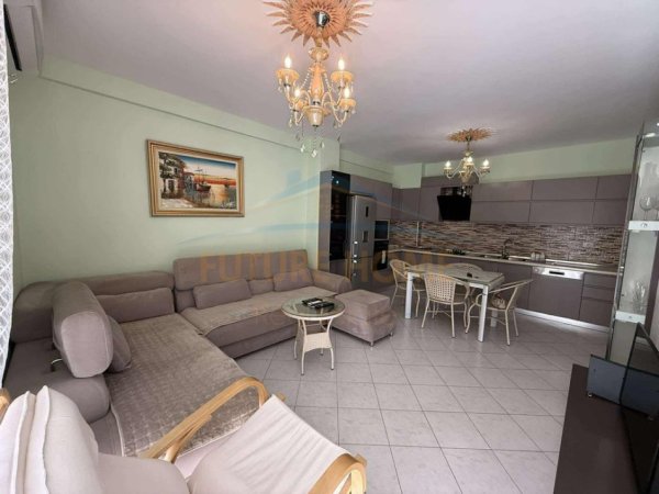 Tirane, shitet apartament 1+1 Kati 5, 84 m² 127.000 €