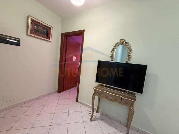 Tirane, shitet apartament 1+1 Kati 5, 84 m² 127.000 €
