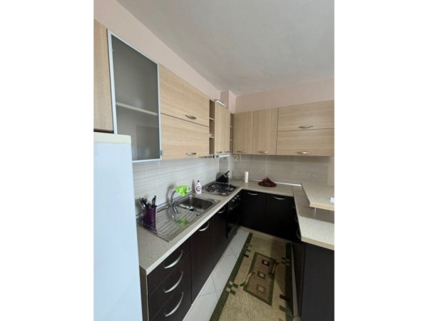 Tirane, jepet me qera apartament duplex 2+1+Ballkon Kati 1, 100 m² 850 € (Kodra e Diellit 1)