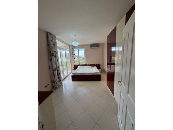 Tirane, jepet me qera apartament duplex 2+1+Ballkon Kati 1, 100 m² 850 € (Kodra e Diellit 1)