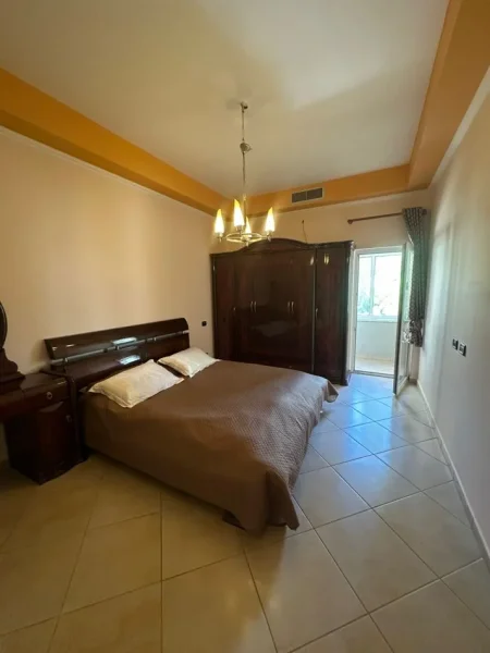 Durres, jepet me qera apartament 1+1+Ballkon Kati 2, 60 m² 350 € (Siper Pasticeri Viktoria)