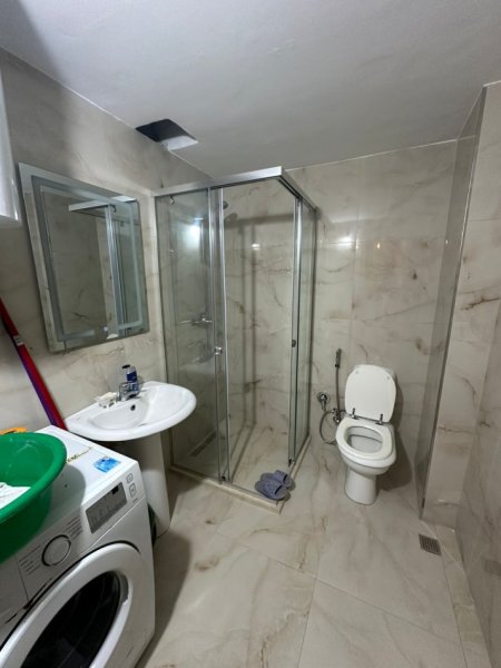 Durres, jepet me qera apartament 1+1+Ballkon Kati 2, 60 m² 450 € (Siper Pasticeri Viktoria)
